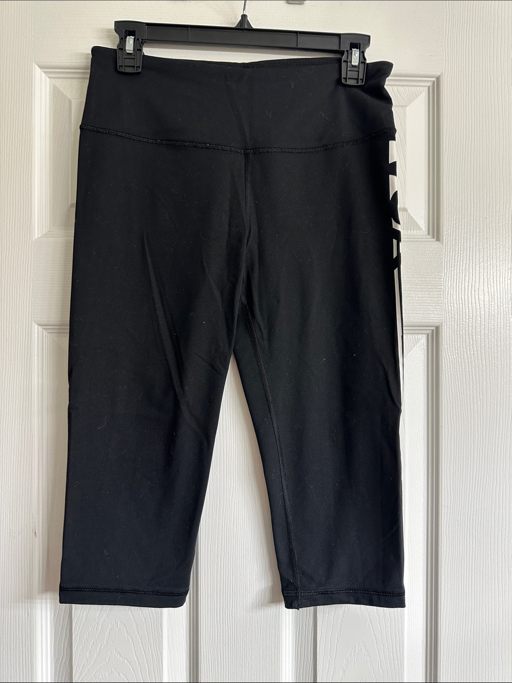 Women’s Medium Black Active Capri Leggings
